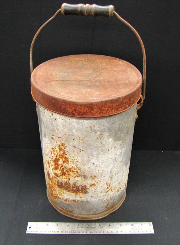 lot 115 image: antique tin pail with handle & lid