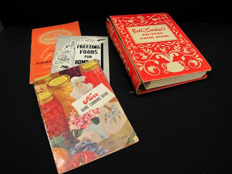 lot 112 image: vintage cook book and pamplets