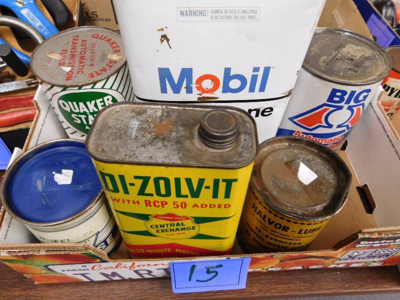lot 15 image: Vintage OilGas collectables