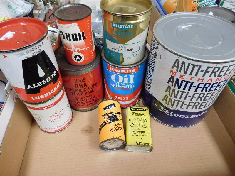 lot 17 image: vintage lot of oilgas collectables