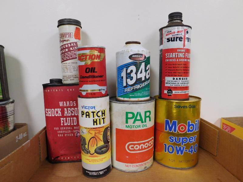 lot 29 image: oil can lot advertising and 1 can freon 134a see photos for better look