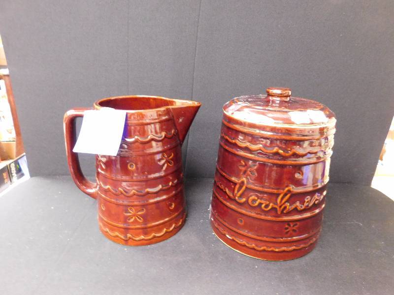 lot 59 image: vintage Marcrest stoneware pitcher & cookie jar