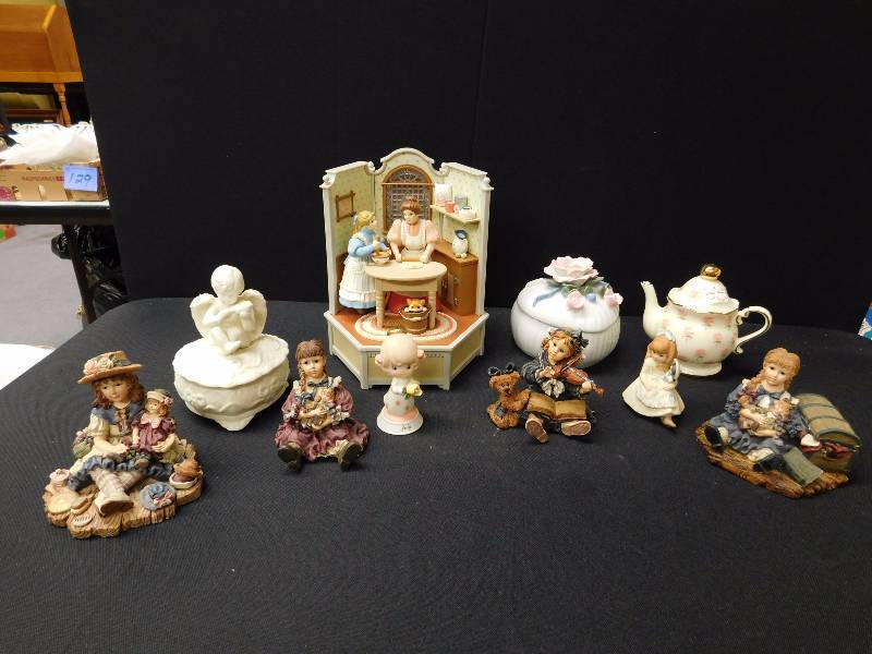 lot 76 image: vintage collectible figurines & more