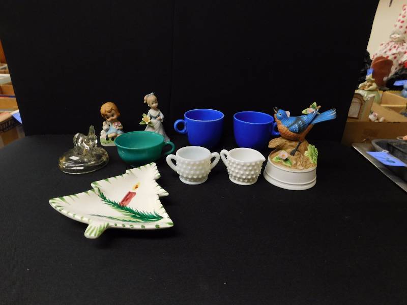 lot 82 image: vintage figurines, cups & more