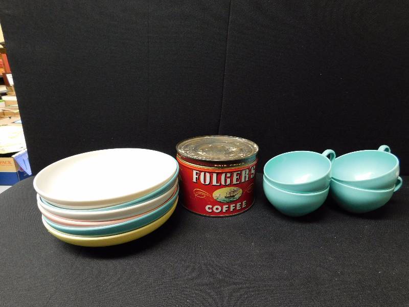 lot 85 image: Vintage Retro platescups & Folgers coffee tin