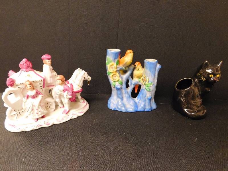 lot 99 image: vintage figurines, bud vase