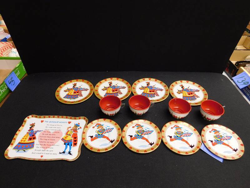 lot 152 image: Vintage Ohio Art Tin Litho tea, plate, tray set