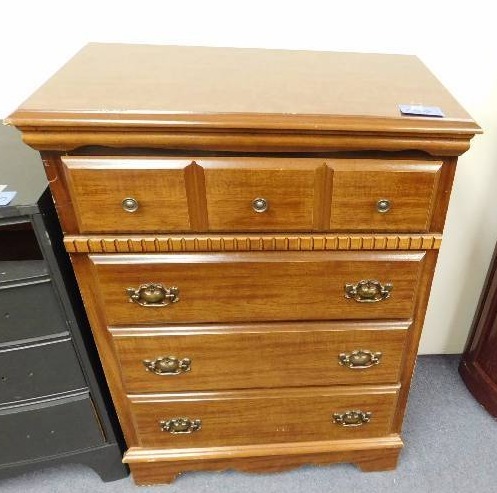 dresser 4 drawer solid piece
