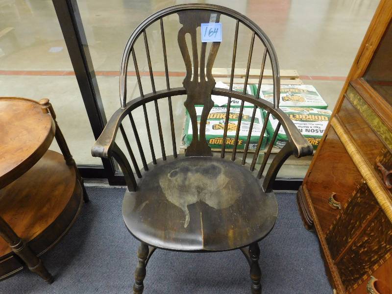 lot 164 image: Vintage Windsor chair just begging to be adopted and refinished
