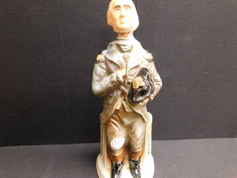 lot 185 image: Jim Beam decanter
