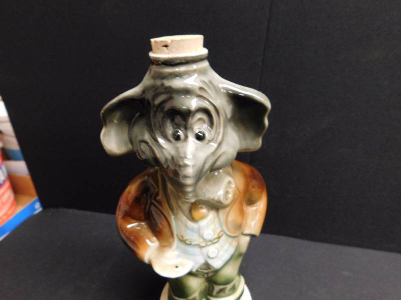 lot 186 image: Jim Beam decanter