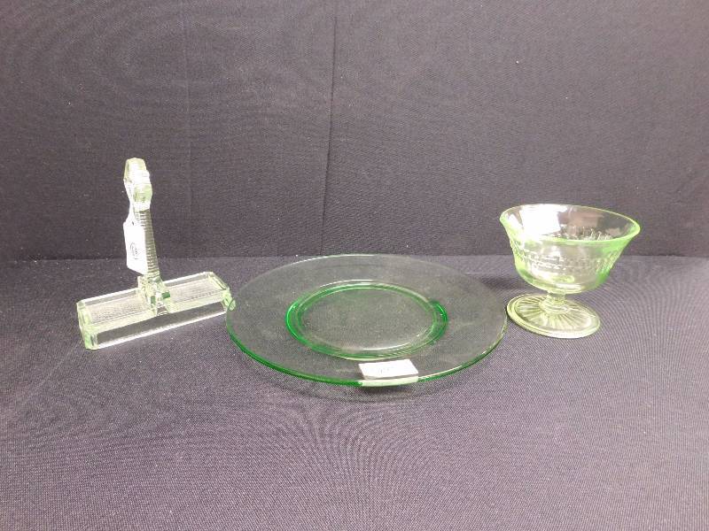 lot 191 image: 3 green depression glass items, S&P holder, plate desert cup