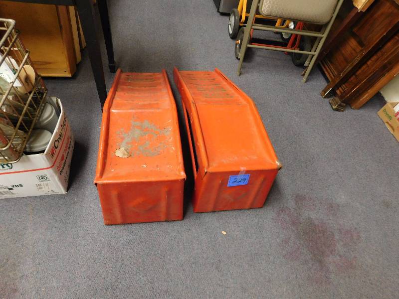 lot 229 image: set of car ramps
