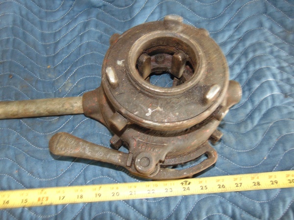 lot 21 image: Rigid Model 504 Pipe Threading Ratchet
