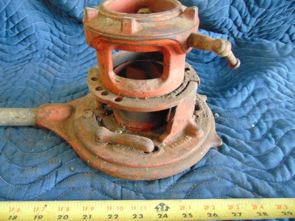 lot 26 image: Rigid No. 65-R Pipe Threading Ratchet 1-2