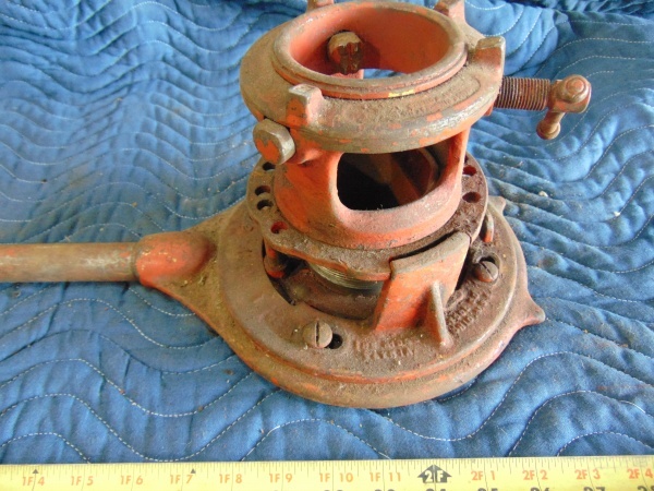 lot 27 image: Rigid No. 65-R Pipe Threading Ratchet 1-2