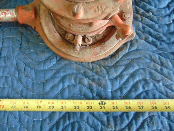 lot 28 image: NYE Tool Company No.516 Pipe Threading Ratchet  1-2