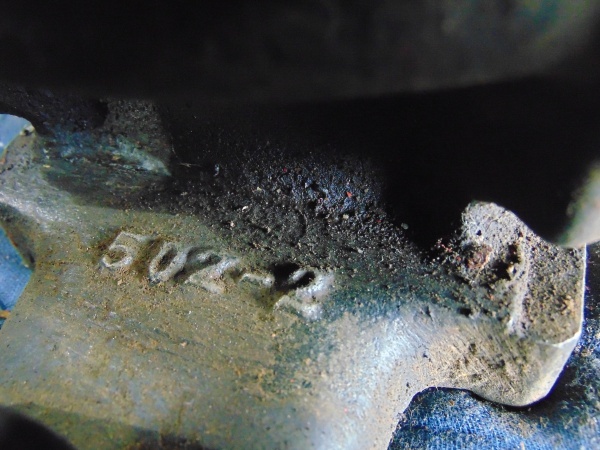 lot 34 image: (2) Large No.502-2 Pipe Threading Tools