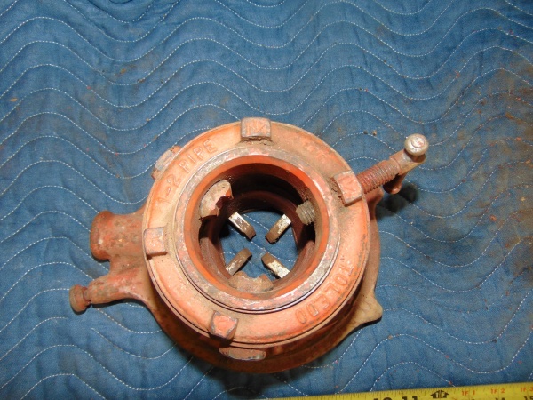 lot 35 image: Toledo Simpact No.8832  Pipe Threading Ratchet 1-2