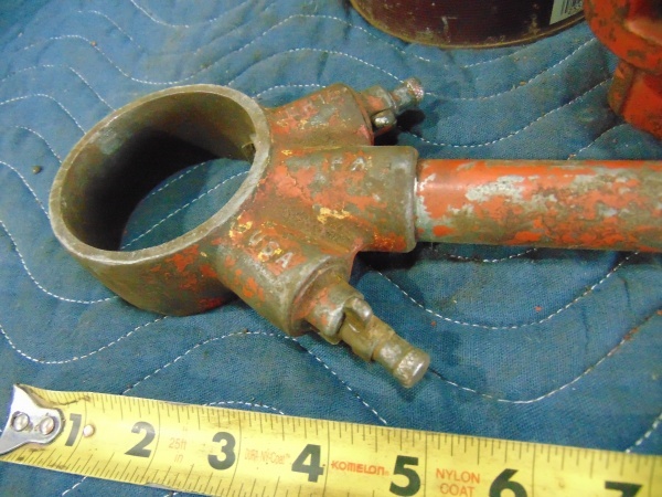 lot 41 image: Misc. Pipe Threading Equipment...Rachet, Multiple DiesHeads, Replacement Cutters
