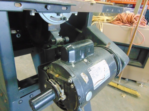 lot 54 image: Sears Craftsman 10 Table Saw
