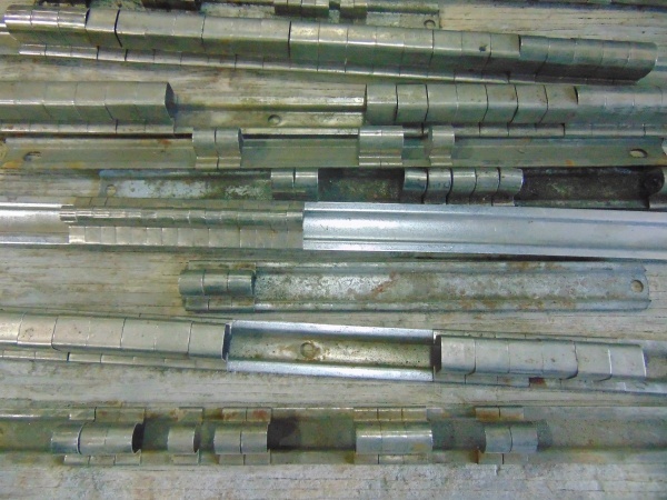 lot 72 image: Lot Of Socket Holders