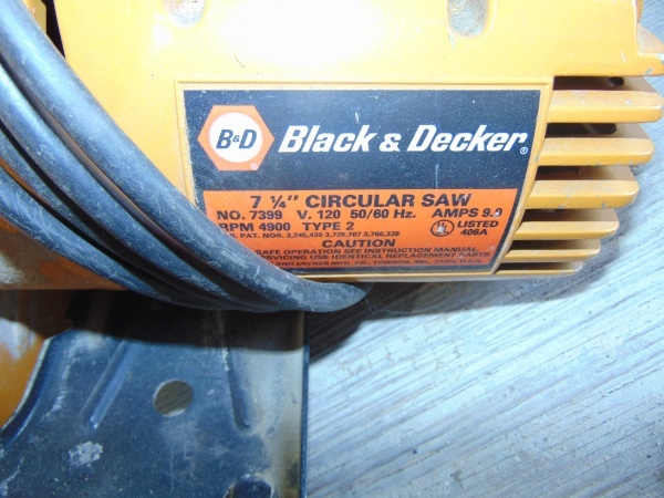 lot 103 image: Black & Decker 7 14 Circular Saw