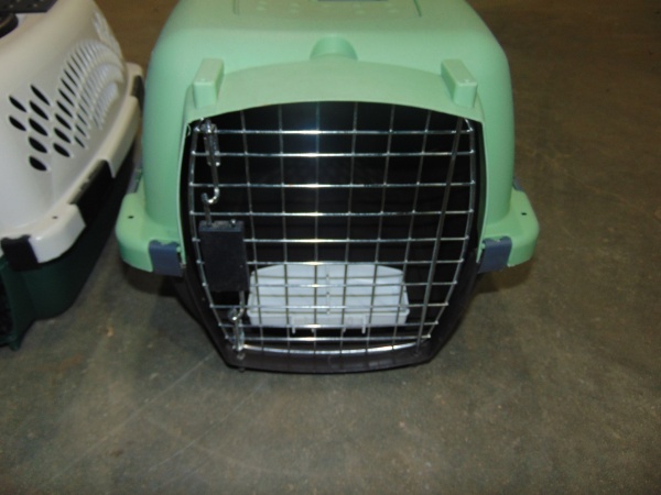 lot 113 image: (2) Small Porter Kennels