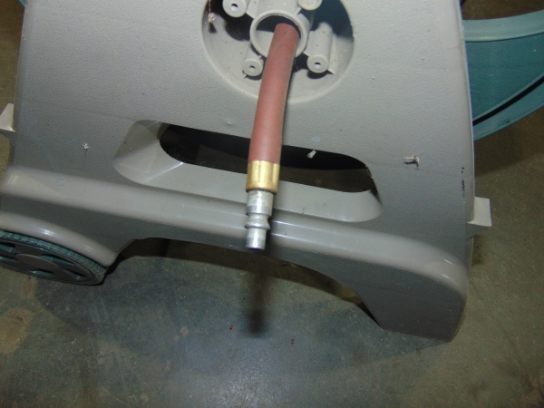 lot 115 image: Air Hose With Reel