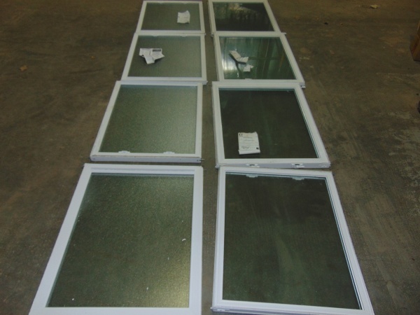 lot 143 image: (8) Windows