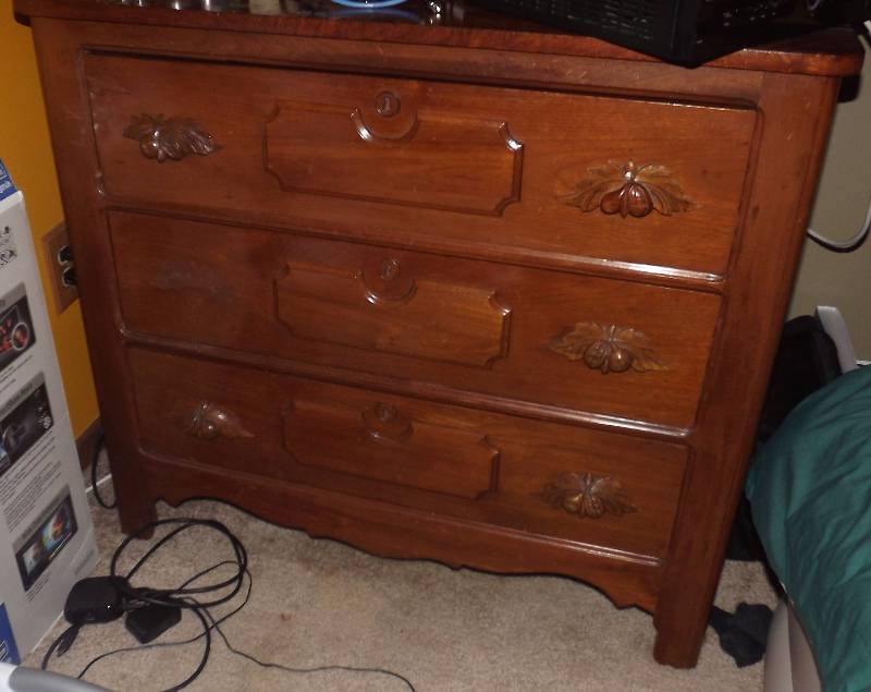 Acorn Handled Dresser