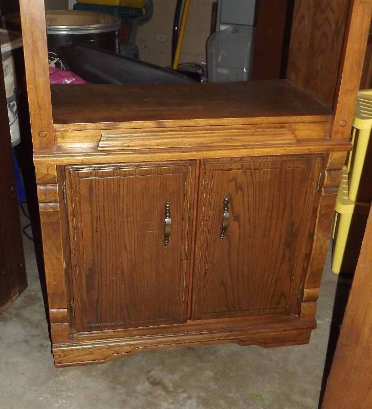 TV Entertainment Center Cabinet - Matches Lot 22