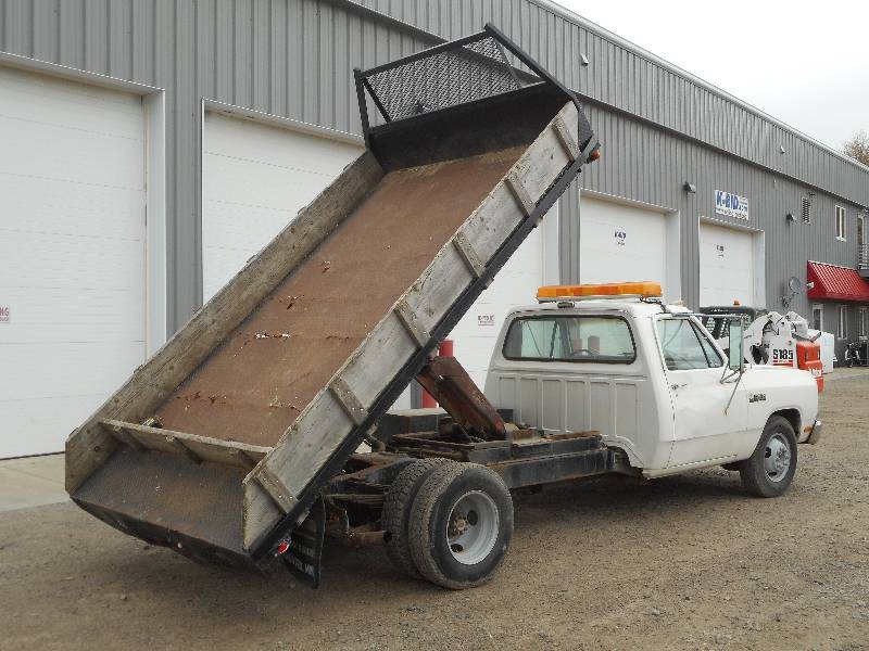 lot 1 image: 1987 Dodge 350 Contractors Dump, 5....