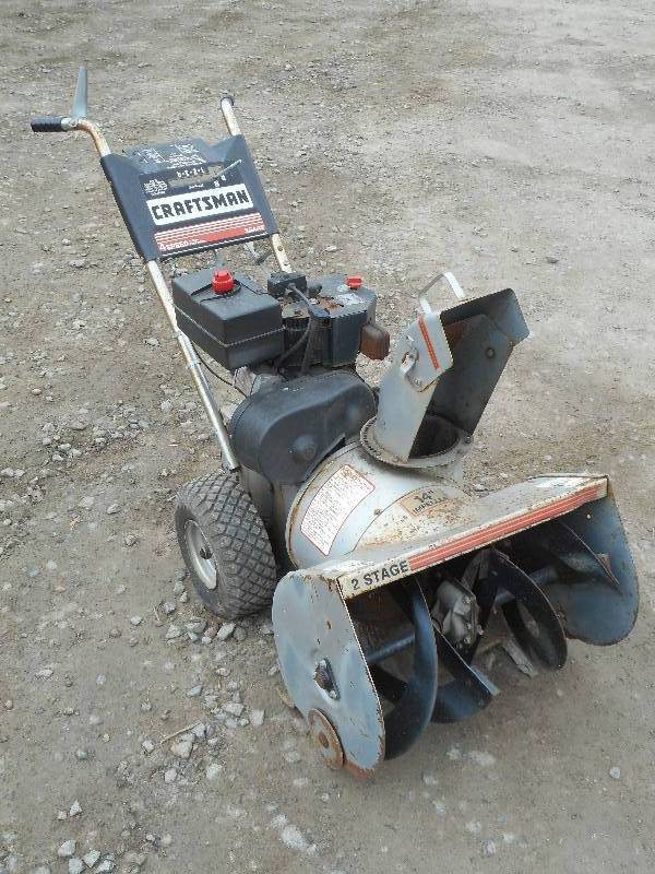 lot 8 image: Craftsman 2-Stage 4-Speed Snowblowe...