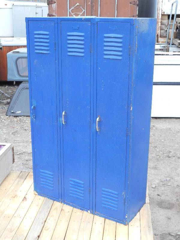 lot 9 image: 36x60 3-Place Steel Locker Unit ...