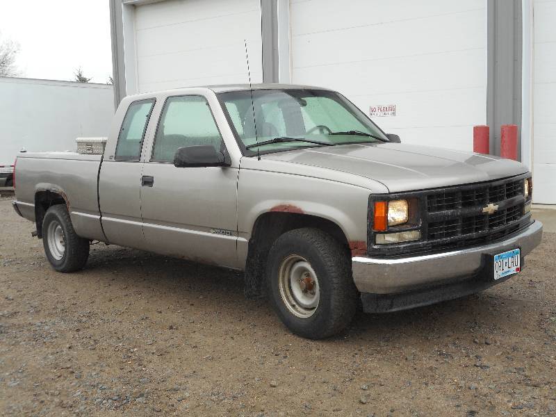 1998 Chevrolet Cheyenne 1500, 4.3Li... | Loretto Equipment #270 | K-BID