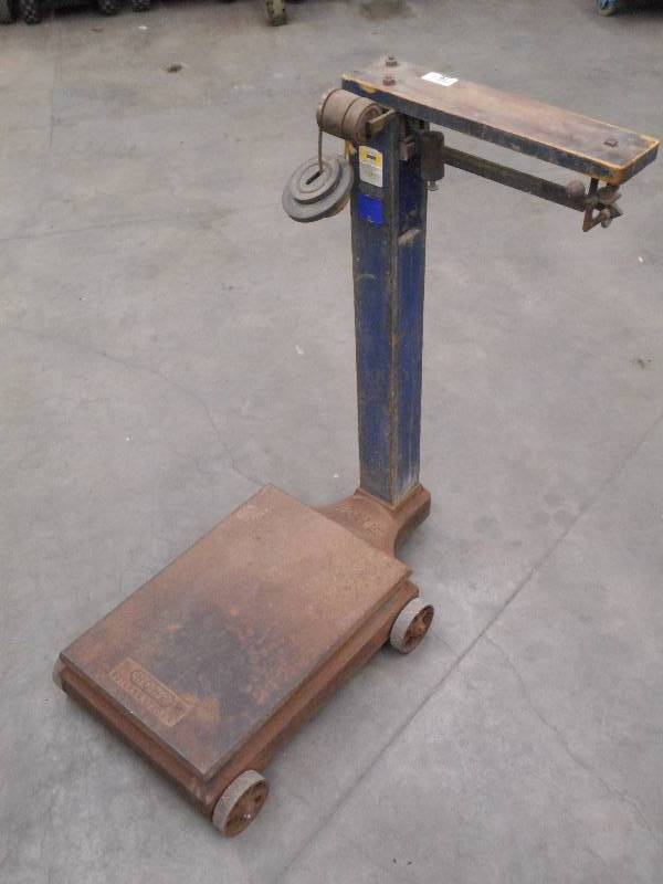 Vintage Howe Rolling Scale With Wei...