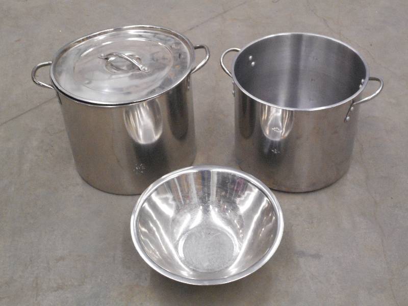 (2) Aluminum Camp Pots & (1) Bowl ...