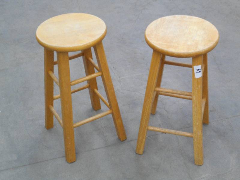 (2) Maple Bar Stools ...