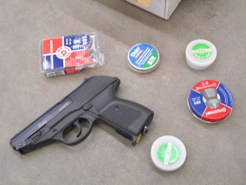 Gamo P23 CO2-Powered Pellet Gun Wit...