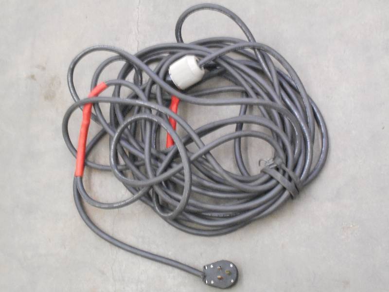 Aprox 100ft 230Volt Electric Cord ...