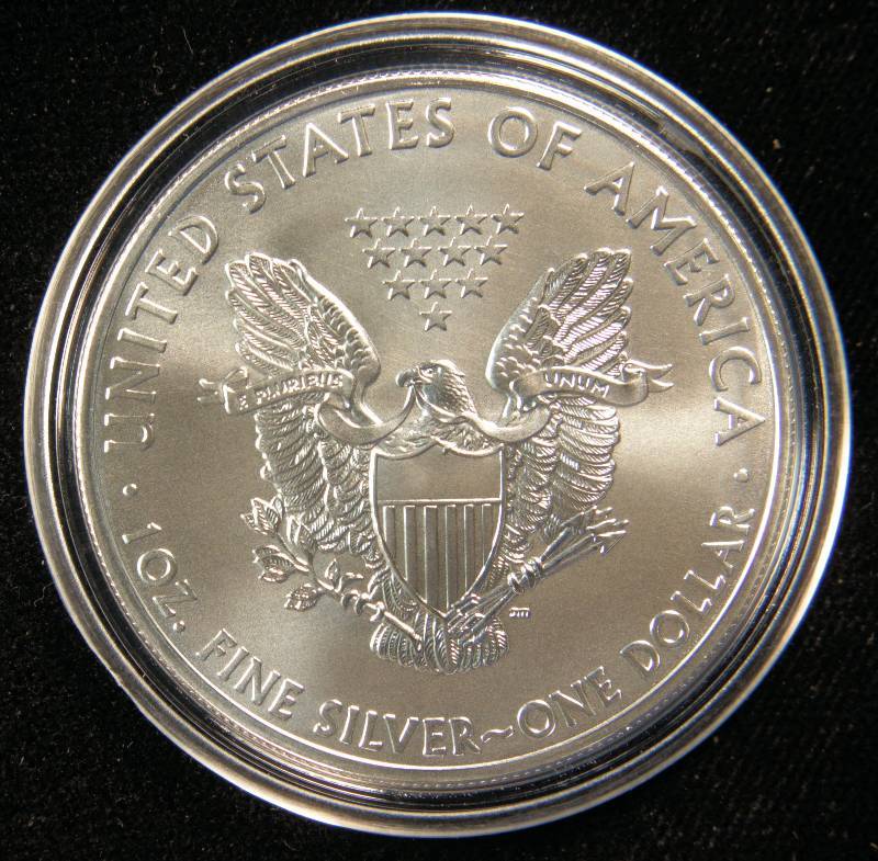 2015 AMERICAN SILVER EAGLE 1 TROY OZ. .999 FINE SILVER DOLLAR IN AIRTITE CAPSULE