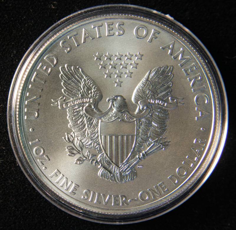 2015 AMERICAN SILVER EAGLE 1 TROY OZ. .999 FINE SILVER DOLLAR IN AIRTITE CAPSULE