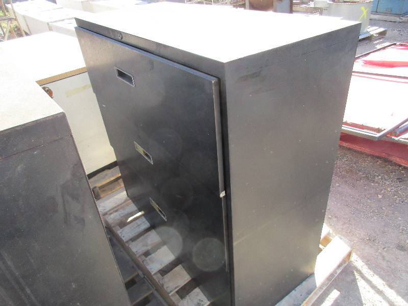 3 Drawer file cabinet