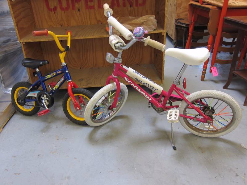 lot 16 image: Two Kids Bicycles