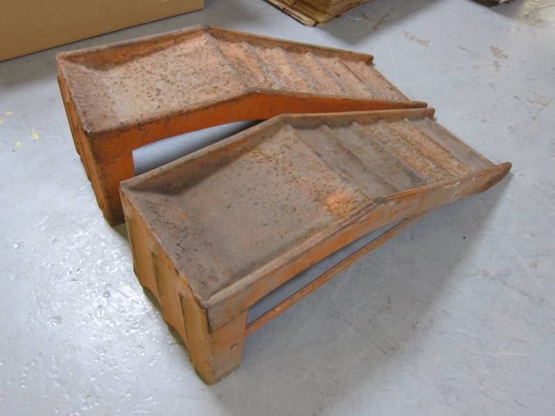 lot 48 image: Car Ramps