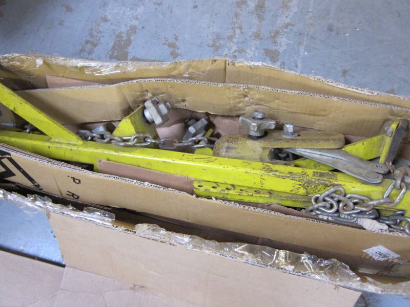 lot 51 image: Tow Hitch