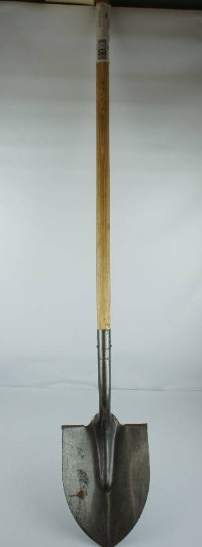 lot 35 image: Round Point Shovel