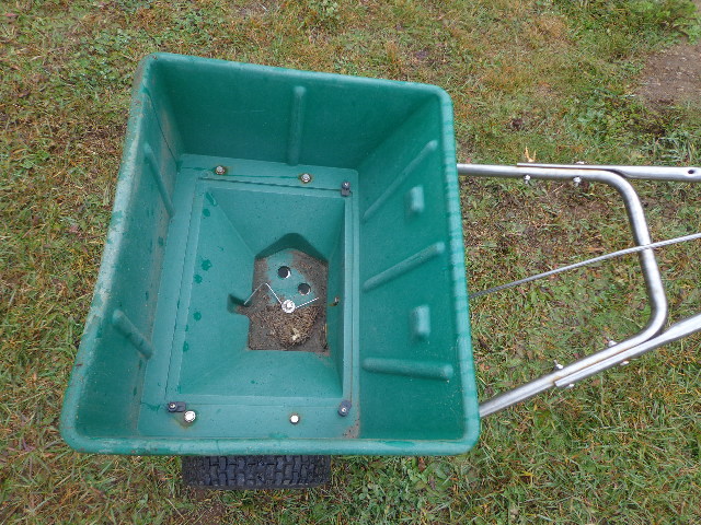 Lesco Green Seeder