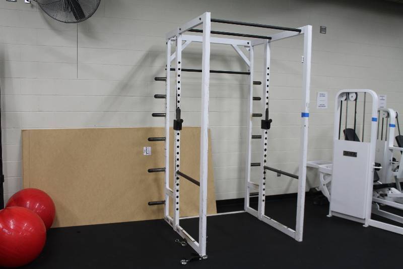 Cybex Squat  Pull up Rack